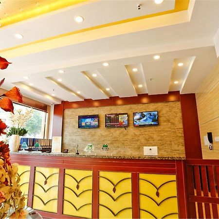 Greentree Inn Zhejiang Jiaxing West Zhongshan Road Vintage Car Building Express Hotel Екстер'єр фото