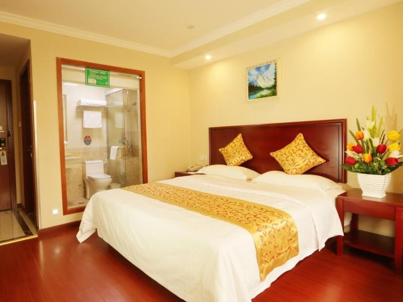 Greentree Inn Zhejiang Jiaxing West Zhongshan Road Vintage Car Building Express Hotel Екстер'єр фото