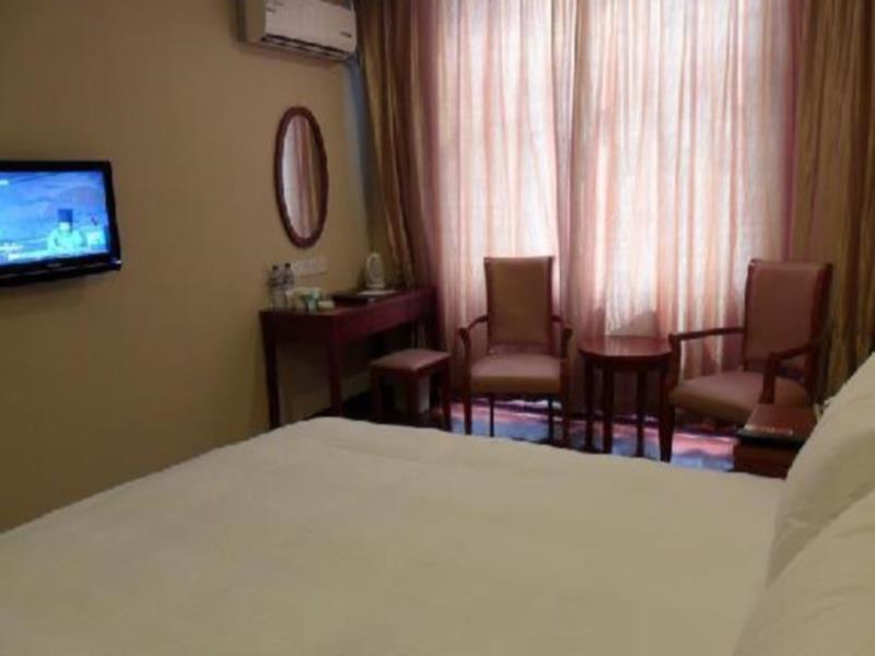 Greentree Inn Zhejiang Jiaxing West Zhongshan Road Vintage Car Building Express Hotel Екстер'єр фото
