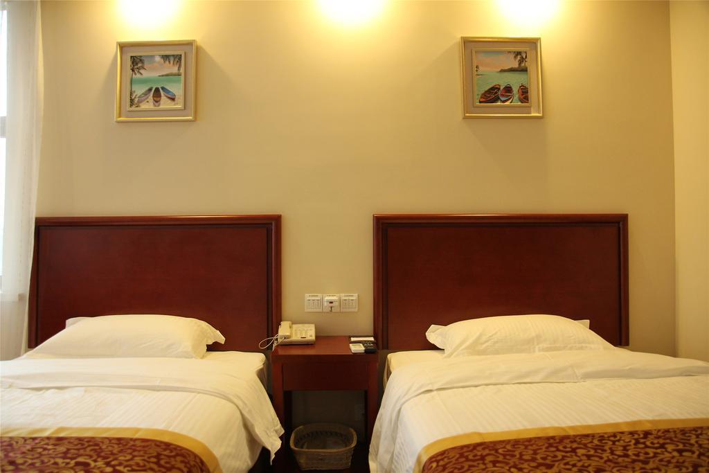 Greentree Inn Zhejiang Jiaxing West Zhongshan Road Vintage Car Building Express Hotel Екстер'єр фото