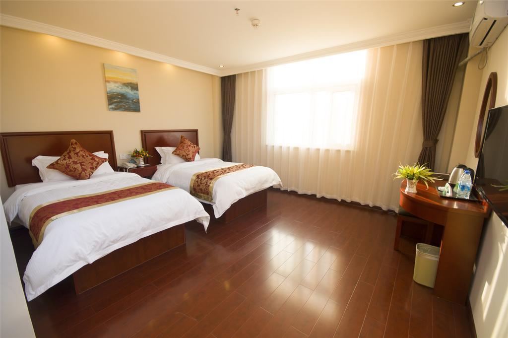 Greentree Inn Zhejiang Jiaxing West Zhongshan Road Vintage Car Building Express Hotel Екстер'єр фото