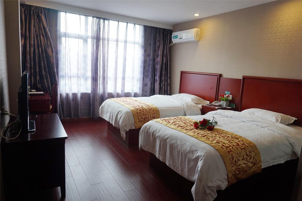 Greentree Inn Zhejiang Jiaxing West Zhongshan Road Vintage Car Building Express Hotel Екстер'єр фото