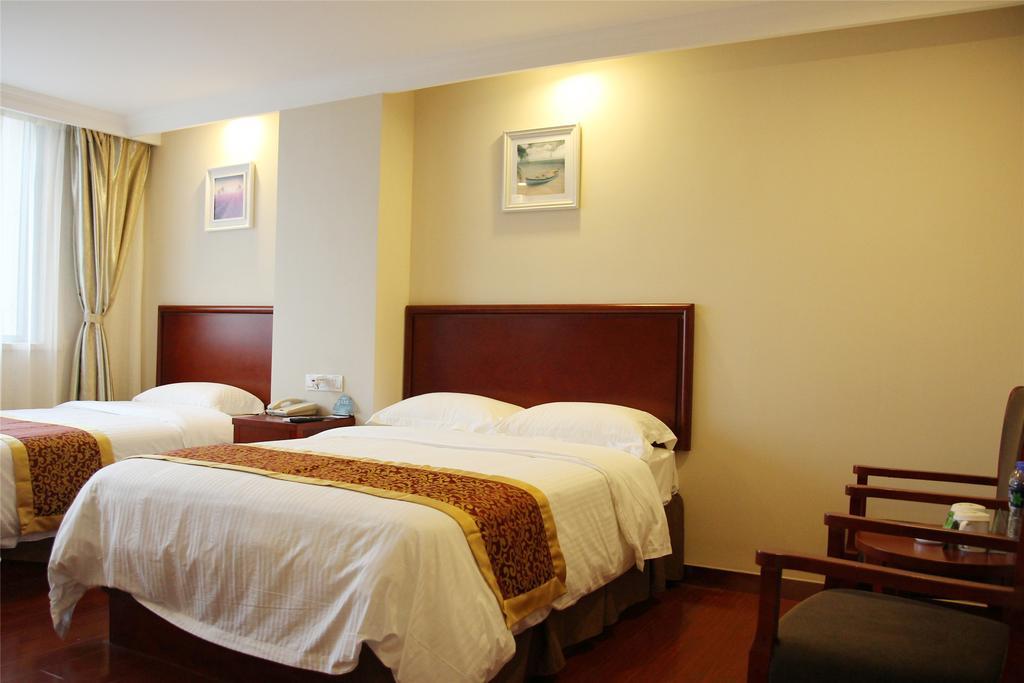 Greentree Inn Zhejiang Jiaxing West Zhongshan Road Vintage Car Building Express Hotel Екстер'єр фото