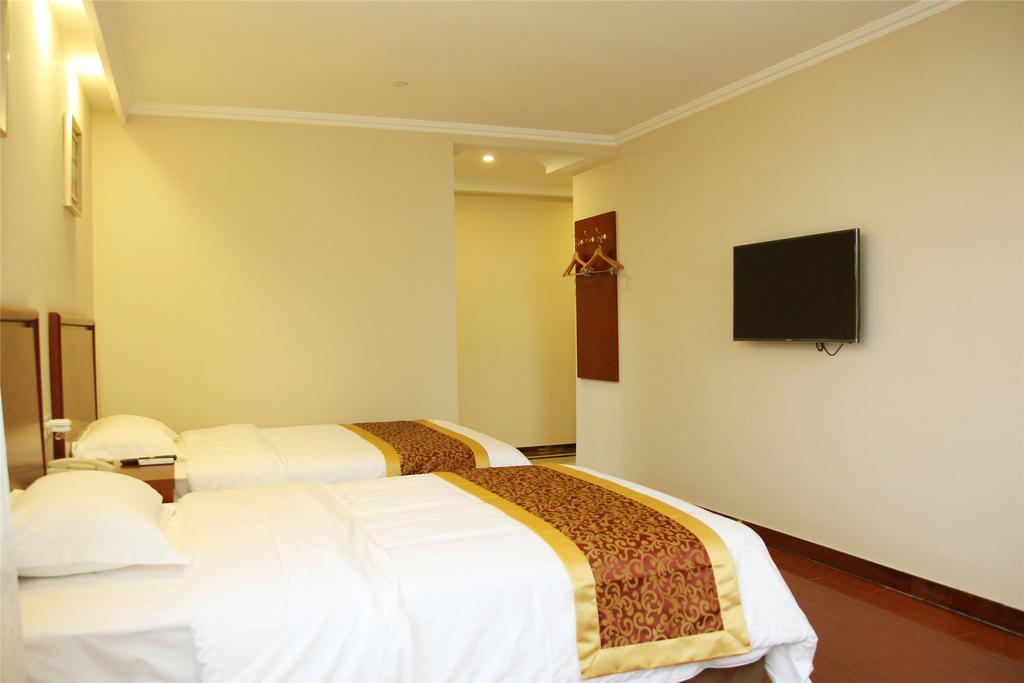 Greentree Inn Zhejiang Jiaxing West Zhongshan Road Vintage Car Building Express Hotel Екстер'єр фото