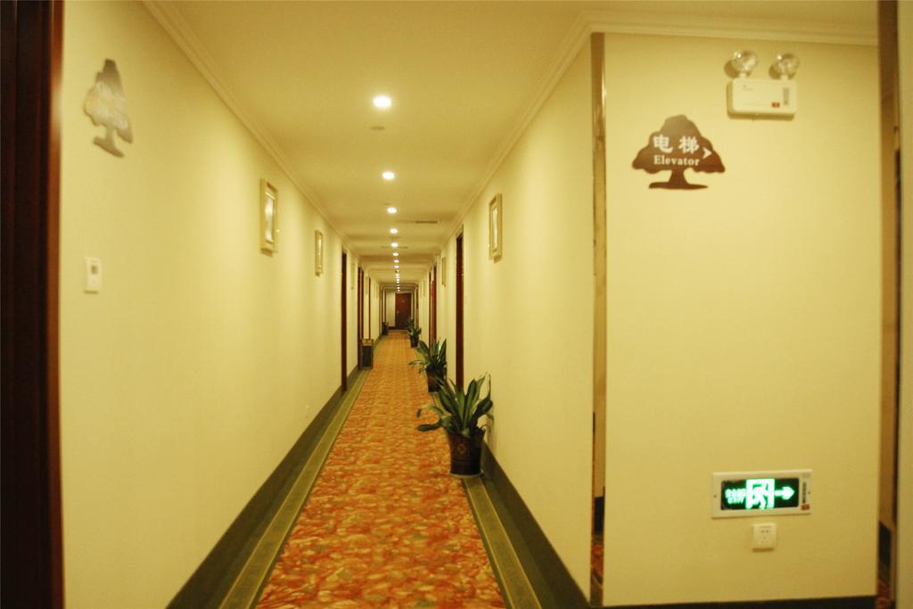 Greentree Inn Zhejiang Jiaxing West Zhongshan Road Vintage Car Building Express Hotel Екстер'єр фото