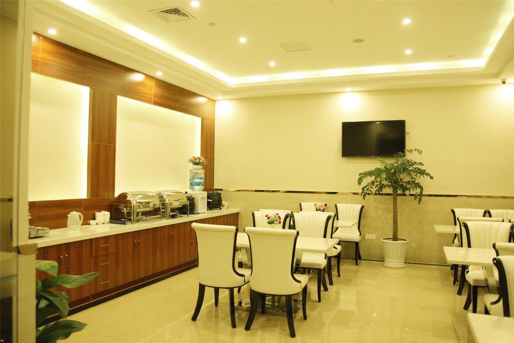 Greentree Inn Zhejiang Jiaxing West Zhongshan Road Vintage Car Building Express Hotel Екстер'єр фото