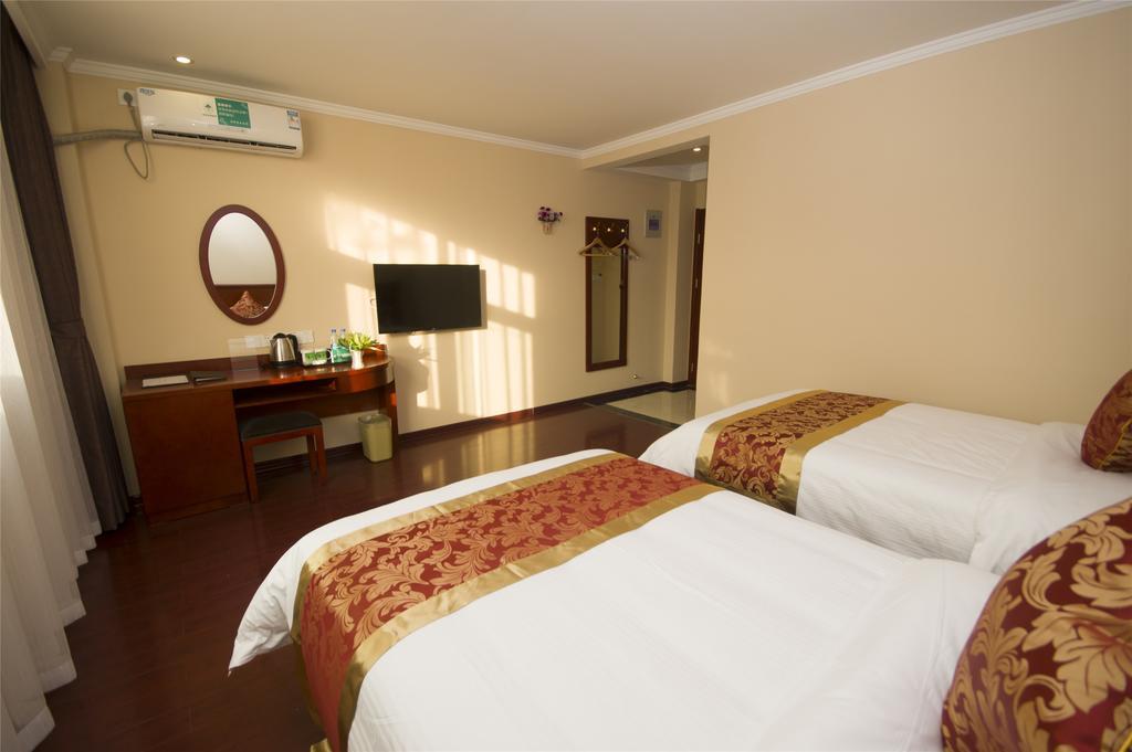 Greentree Inn Zhejiang Jiaxing West Zhongshan Road Vintage Car Building Express Hotel Екстер'єр фото
